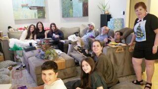 Murdock Christmas in the books! You know you married into the right family when they say things like, “let’s just keep it simple this year and have prime rib.” What a wonderful early Christmas with everyone ❤️