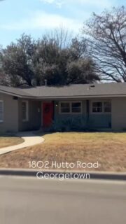 Georgetown charm meets opportunity!

1802 Hutto Road is just minutes from the iconic Georgetown Square and offers so much flexibility. A great option for a primary home or a short term rental investment thanks to its unbeatable location near dining, shopping, and events! 
.
.
#georgetown #georgetowntx #texasrealestate