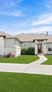 320 Buffalo Trail is the kind of home that makes it very easy to picture life in Liberty Hill.

Sitting on a spacious .75-acre lot with 4 bedrooms, 3.5 baths, an office, bonus living space, a 3-car garage, and an incredible covered patio with an outdoor kitchen + fireplace, there’s room for everyone to spread out and enjoy a little Hill Country living.

📍320 Buffalo Trail, Liberty Hill
.
.
#libertyhill #texasrealestate #homeforsale #austintx