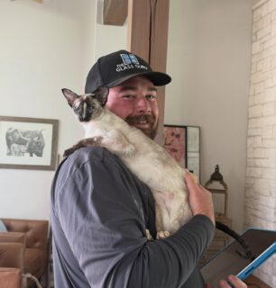 Only work with trades who love your pets as much as you do 😊 Glass Guru has always had top notch customer service but they really outdid themselves yesterday. My cat might start breaking windows just to have them back.