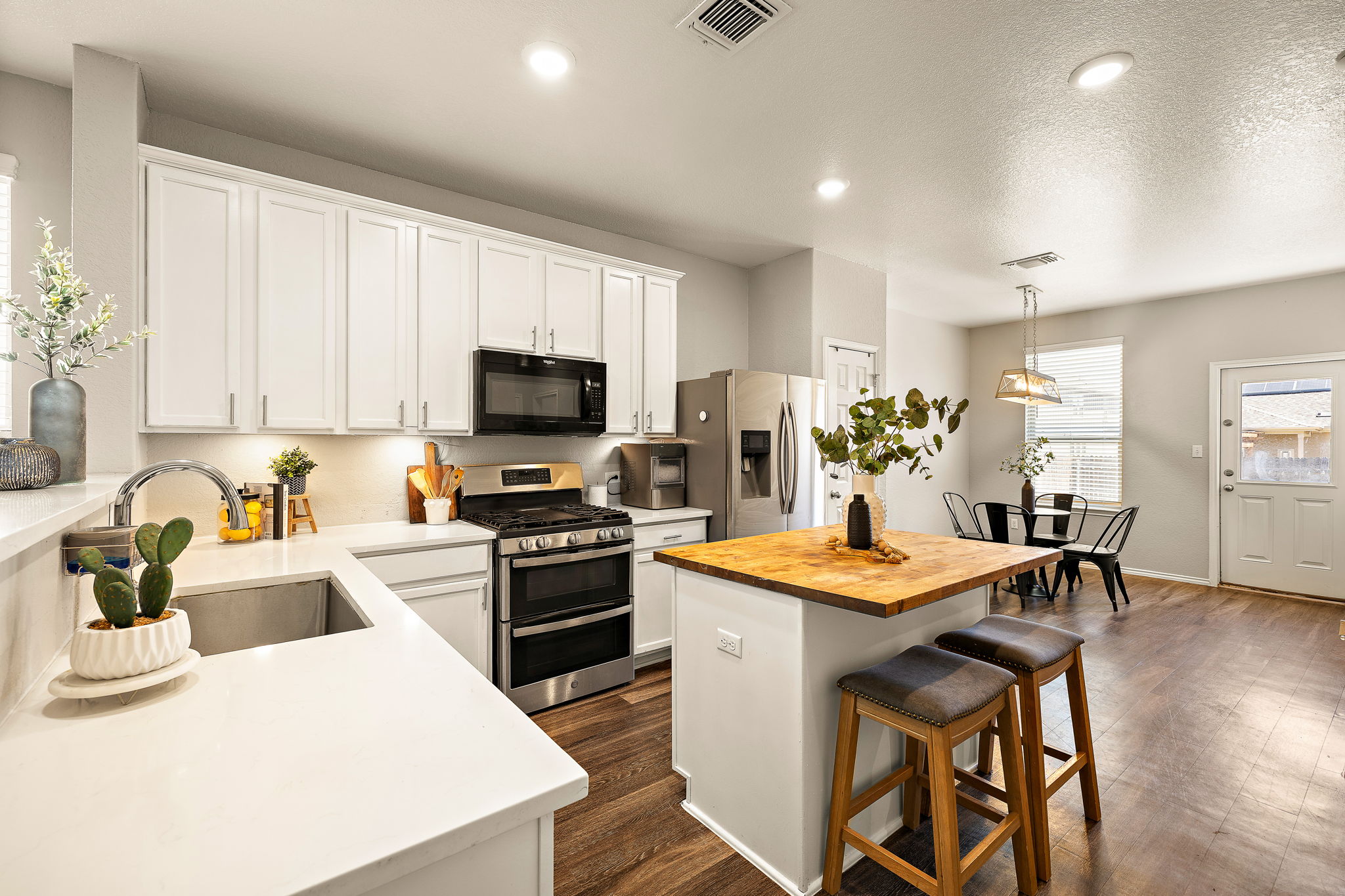 323 Zuma Drive kitchen interior, Liberty Hill TX